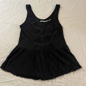 Kimchi Blue Tank Top Women's Size Medium Black Sleeveless Lace V-Neck Shirt